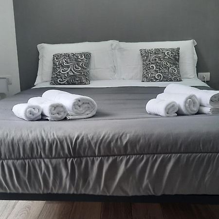 Casa Napul'E Hotel Napoli Bagian luar foto