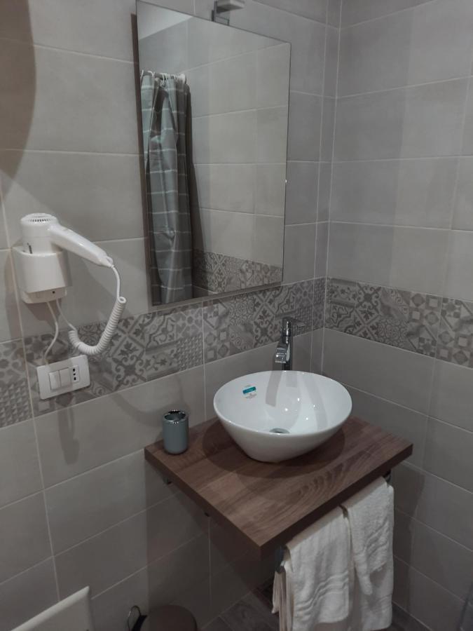 Casa Napul'E Hotel Napoli Bagian luar foto